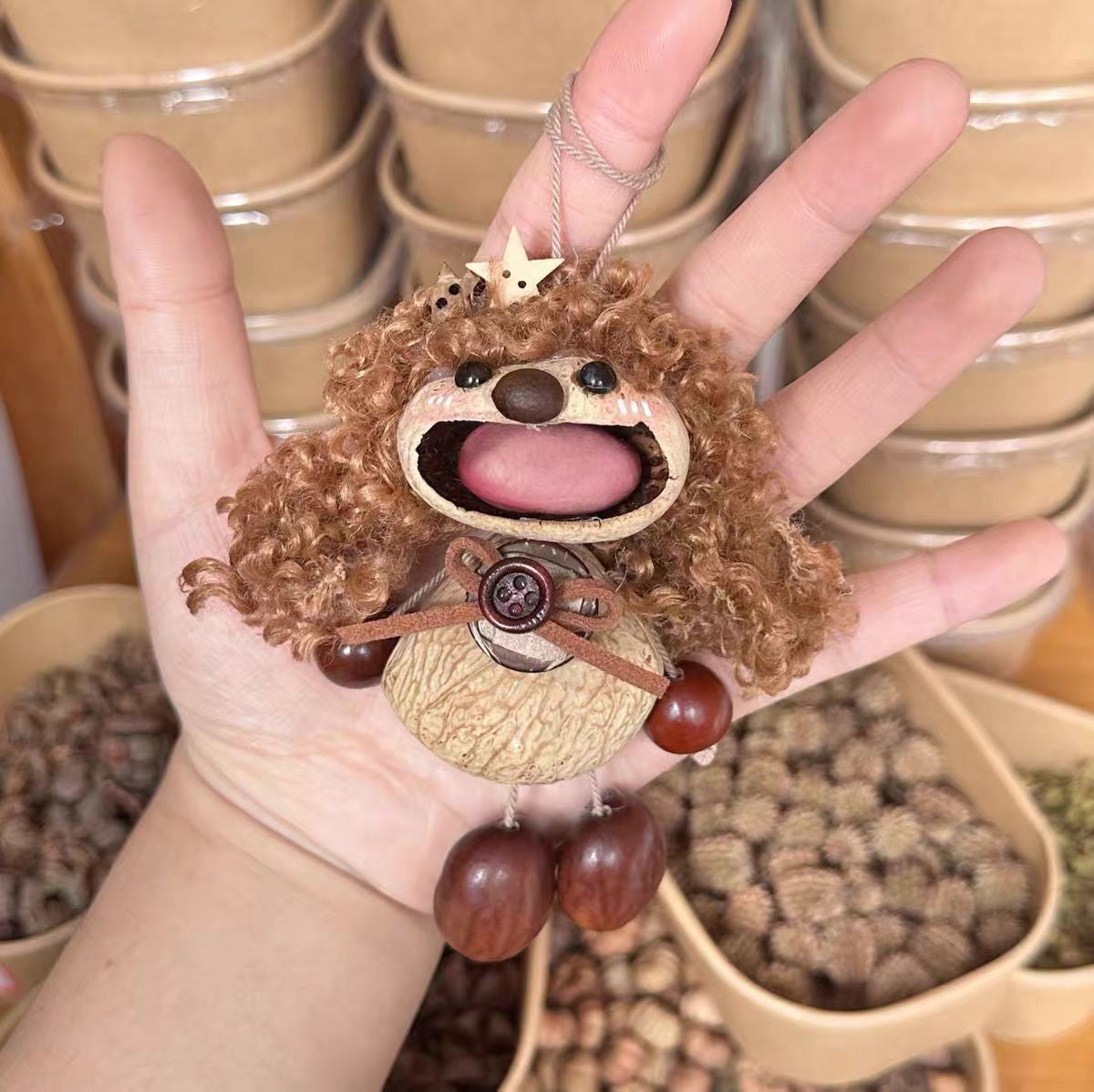 Velocitytoys™ - Funny Big-Mouth Nut Shell Doll-Caroline